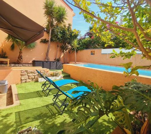 Villa standing 10 personnes piscine/ pinède