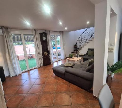 Villa standing 10 personnes piscine/ pinède