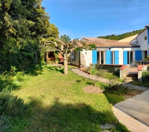 Studio calme et confortable avec piscine