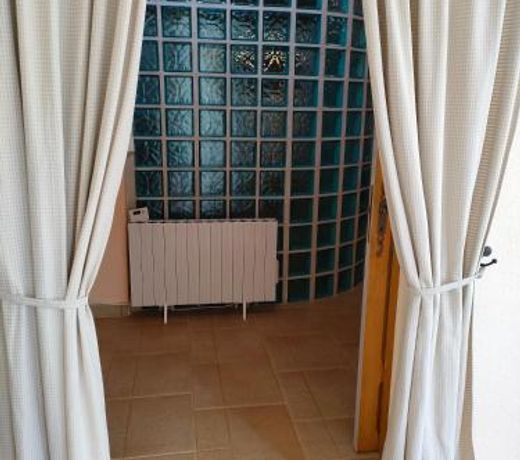 Confortable suite parentale avec jardin et piscine