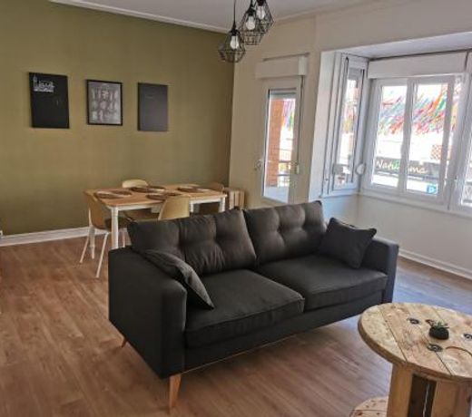 CALAIS: Appartement renove, idealement situe