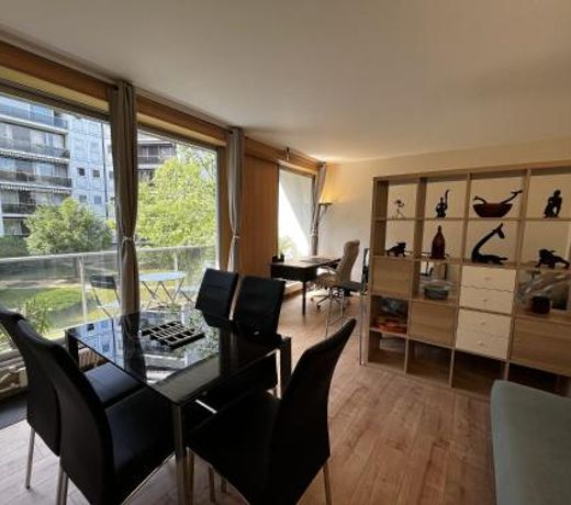 Spacieux studio sur jardin, beaucoup de charme