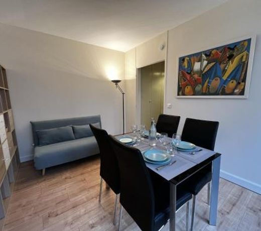 Spacieux studio sur jardin, beaucoup de charme
