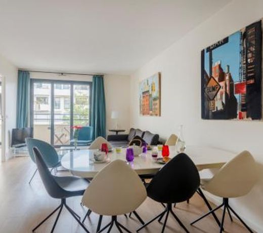 Casteja Modern Residence
