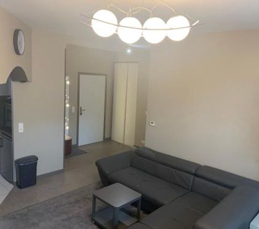 Luxurious Flat in Bondy, (In front of the Train station)