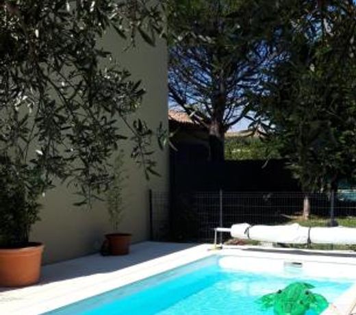 Appartement neuf clim, terrasse & piscine