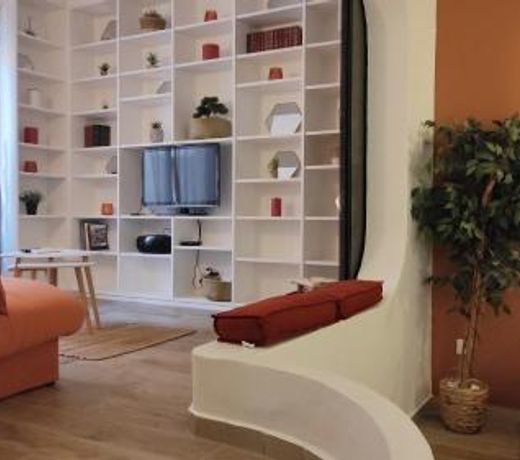 Bastia F1 type loft plein centre, calme, clim, refait à neuf et à 200m du port