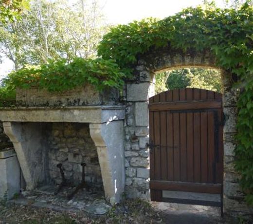 Traditional Charentais cottage near Royan