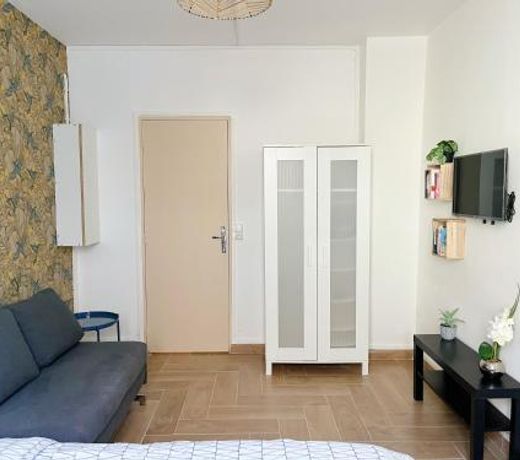 #702 Studio cosy à proximité de Paris 20ème