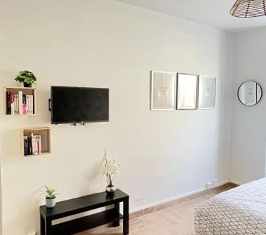 #702 Studio cosy à proximité de Paris 20ème