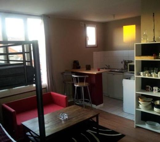 Studio near Paris Metro Robespierre