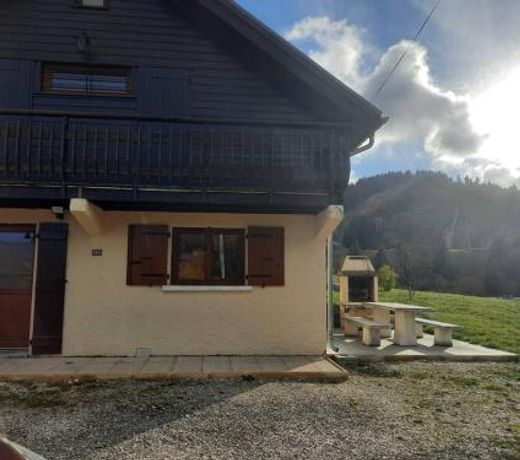 Appartement 5 pers entiÃ¨rement renove dec 2022 classe meuble de tourisme 3 etoiles emplacement unique a Autrans prestations de qualite