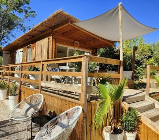 Magnifique Cabanon face au Garlaban à Aubagne