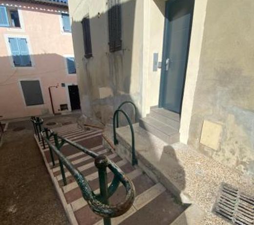 Bel appartement T1 30m2 centre historique Aubagne
