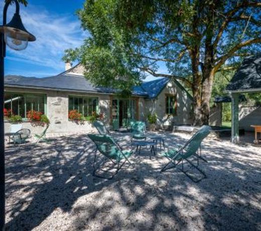 grange rénovée en gîte/maison/chalet