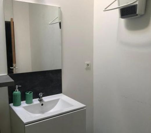 Duplex en pierre proche des Arenes