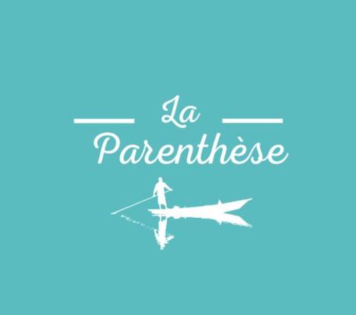 Une maraîchine en bord de conche avec barque sans linge de maison