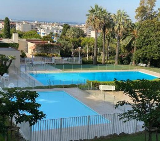 Appartement Juan-Les-Pins, 4 pieces, 80m2, Residence Luxe Piscine Tennis