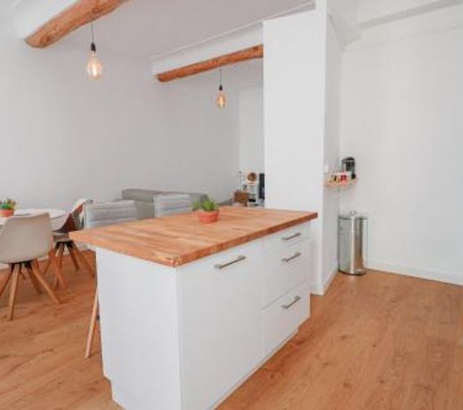 Stylish apartment in the Old Town, with AC.