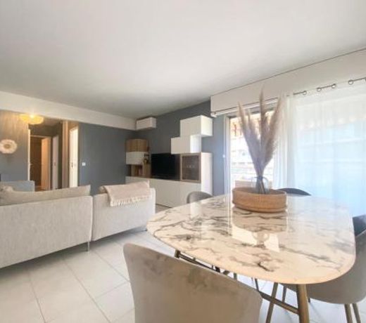 Apartment Antibes city-center & port