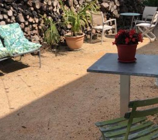 Studio climatise avec piscine
