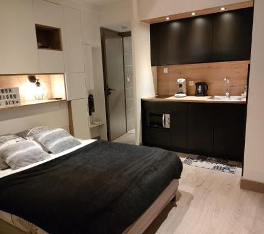 Superbe studio 2** rénové a neuf idéalement placé