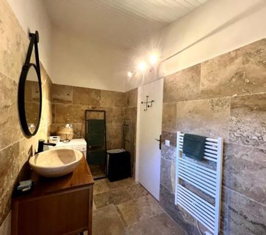 Maison provenÃ§ale au calme de la campagne avec Jacuzzi