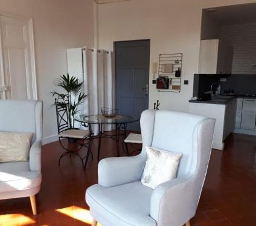 Appartement avec balcon, bord du canal, Wifi.
