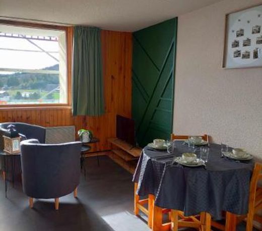 Appartement situe en plein centre Ã  deux pas des pistes.
