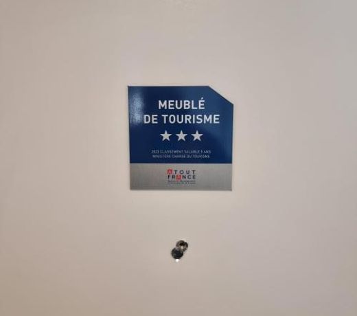 Lyon Montchat Villeurbanne Studio refait à neuf climatisé et parking privé
