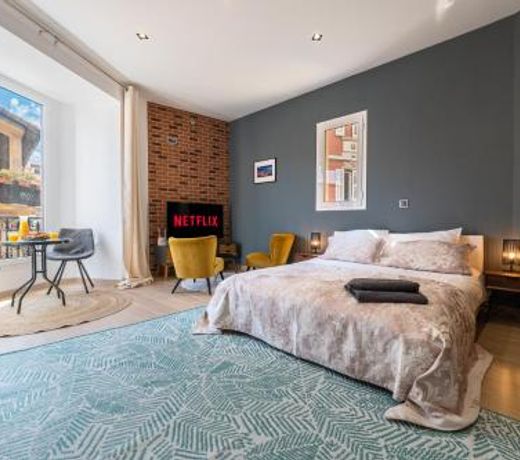 SPACIEUX STUDIO HAUT PLAFOND PROCHE MONACO