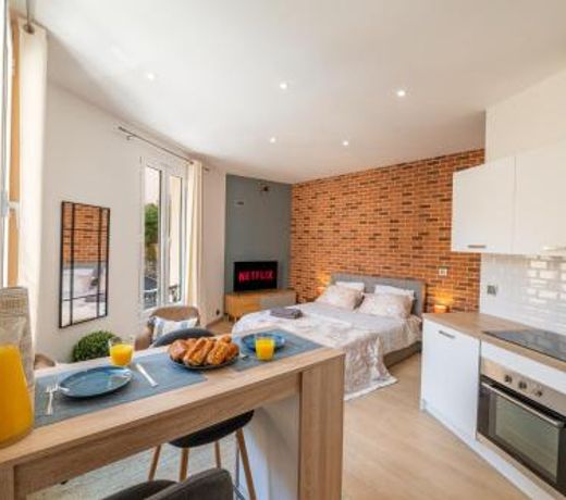 GRAND STUDIO CLIMATISE TRES PROCHE MONACO