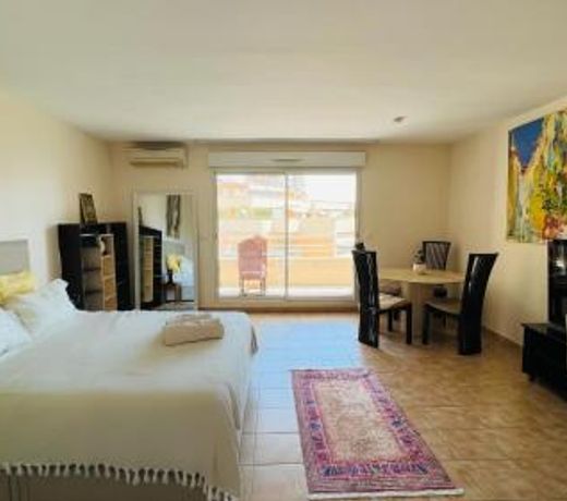 Mari stunning apartment next to Monaco with a sea view terrace