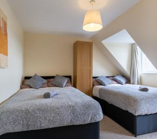 NEWCASTLE CITY CENTRE TOWN HOUSE free parking and wifi