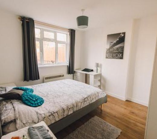 Luxury 1Bed Luton Apartment - Free Private Parking - Free Wi-Fi - Near Town Centre & LTN Airport