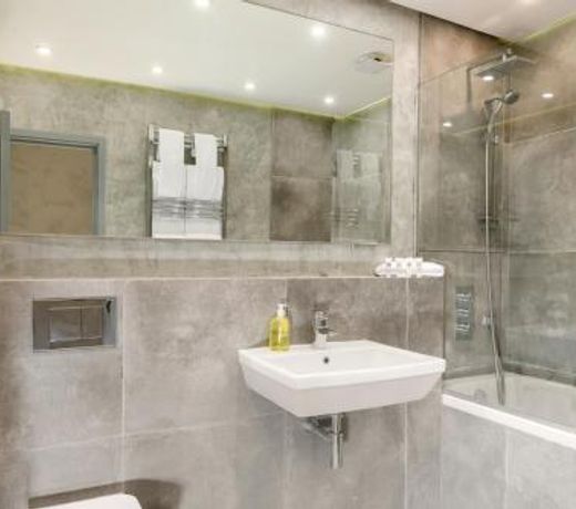 PenthouseStays nr Notting Hill - Luxury 2 Bedroom King Bed Apartment - near Portobello Road