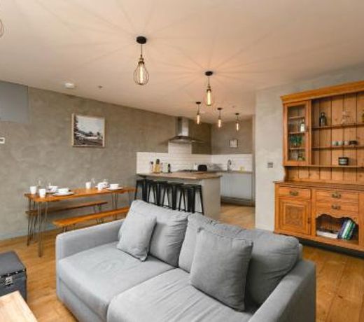 PenthouseStays nr Notting Hill - Luxury 2 Bedroom King Bed Apartment - near Portobello Road
