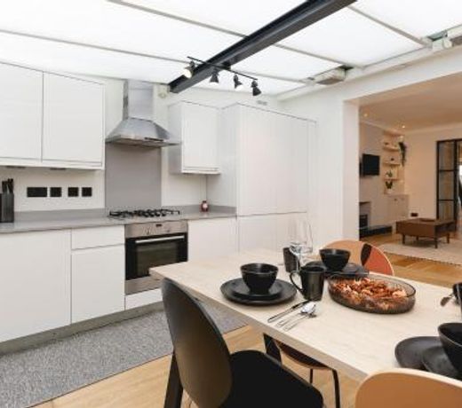 PenthouseStays Chelsea - Luxury 2 Bedroom Apartment w/King Bed - near King's Road