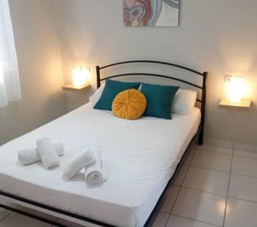 Lemon - HappyHostGr - Downtown Apartment