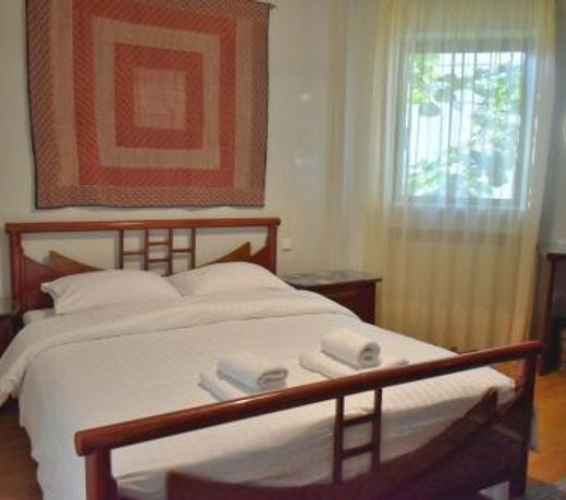 Comfortable Apartment Opposite The Park