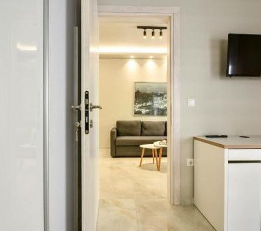 Danae Luxurious Suite #TIFHelexpo