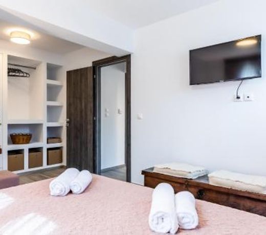 Folia apartment