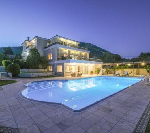Supreme and Classy Pool Residence