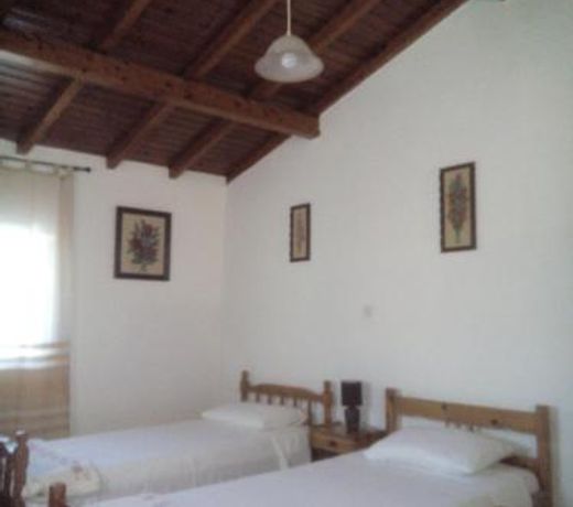 Michalis' House at Kouramades