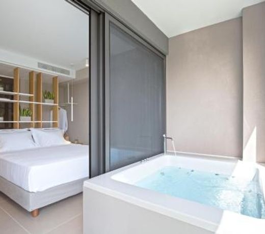 Noemie Luxury Suites