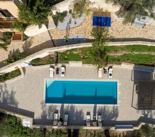 Serenity River Villa