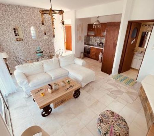 Magic house at halkida 1m from the beach!