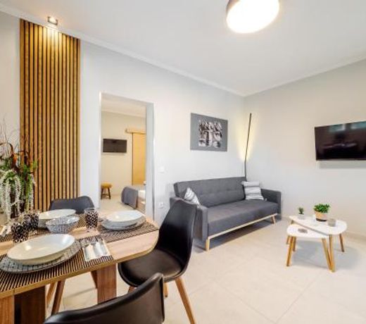 George Apartment