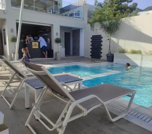 Windrose Apartments - Shared Pool