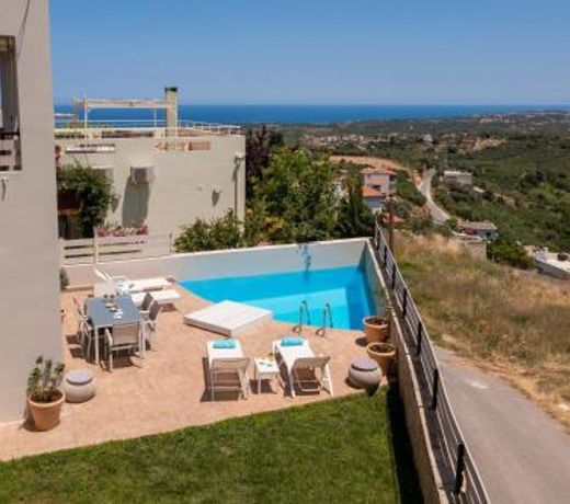 Linari Villa, a peaceful & cozy 2bdr villa with private pool!